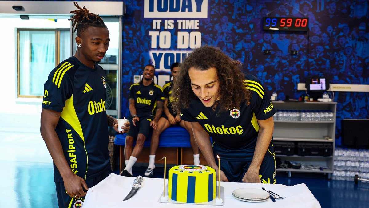 Fenerbahçe'de Matteo Guendouzi'ye sürpriz doğum günü kutlaması!