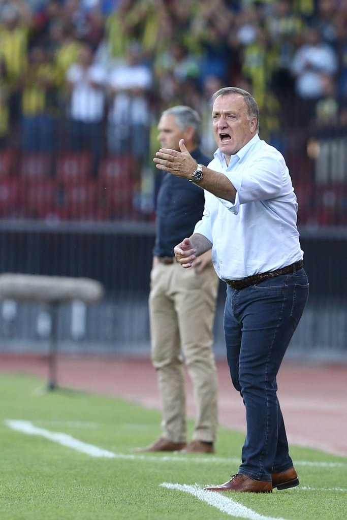 Fenerbahçe’de Advocaat paniği!