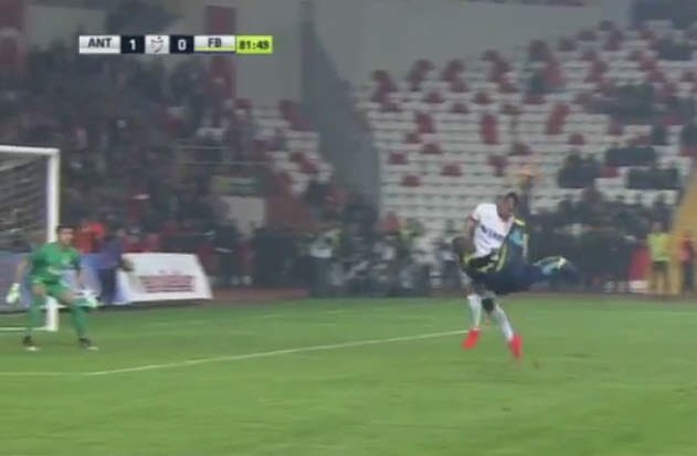 Sow’un röveşata golü iptal edildi