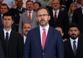 Bakan Kasapoğlu, milli okçuları tebrik etti