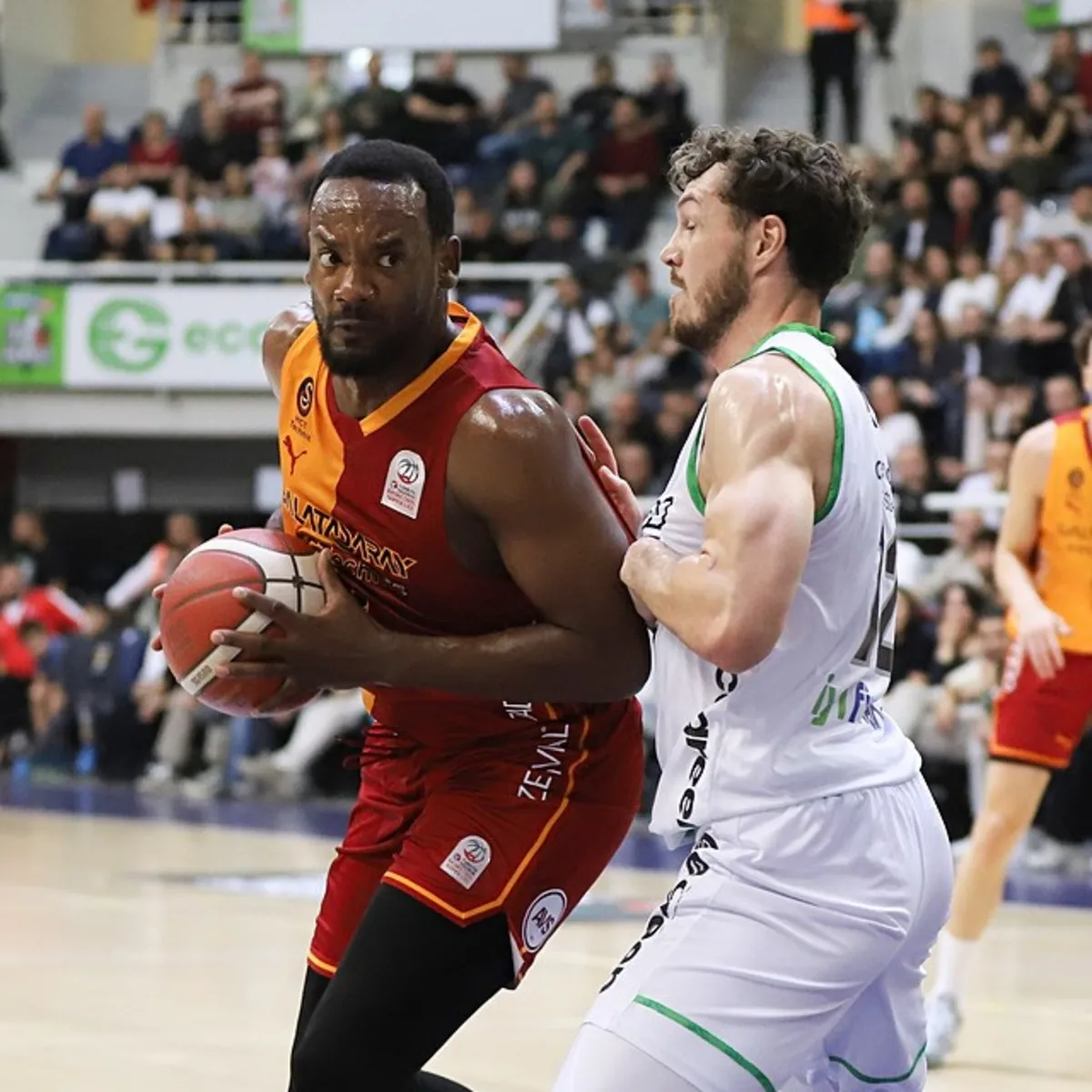Galatasaray MCT Technic rahat kazandı!