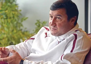 Auxerre, Moldovan'ı kovdu!