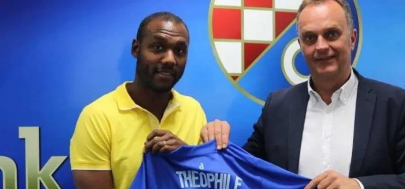 Theophile bekleyişi!