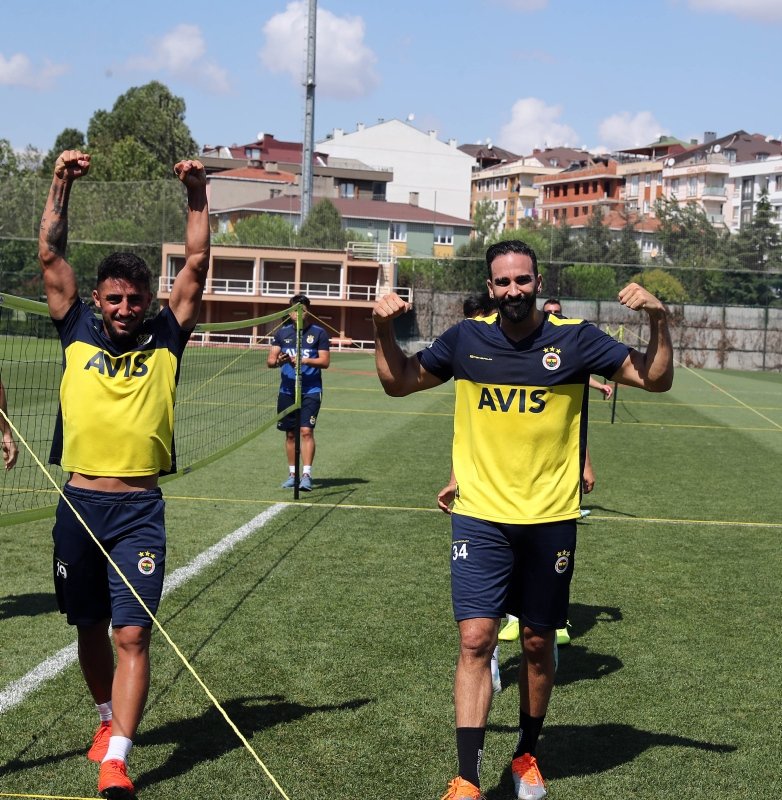 Fenerbahçe’de ayrılık resmen açıklandı!