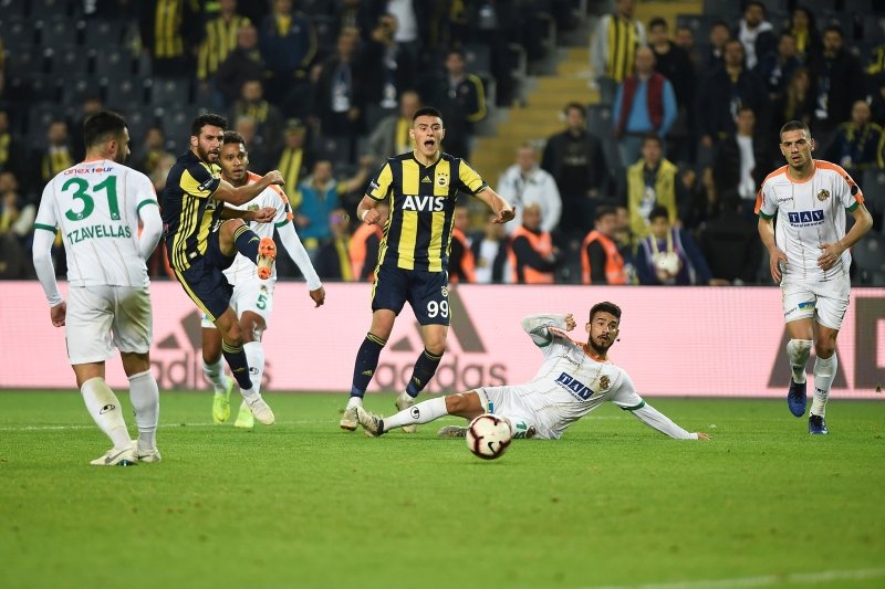 Fenerbahçe’de futbolcular Cocu’yu istemedi mi?