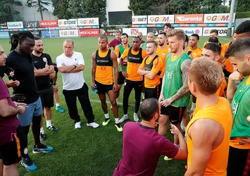Bafetimbi Gomis, Galatasaray'la vedalaştı