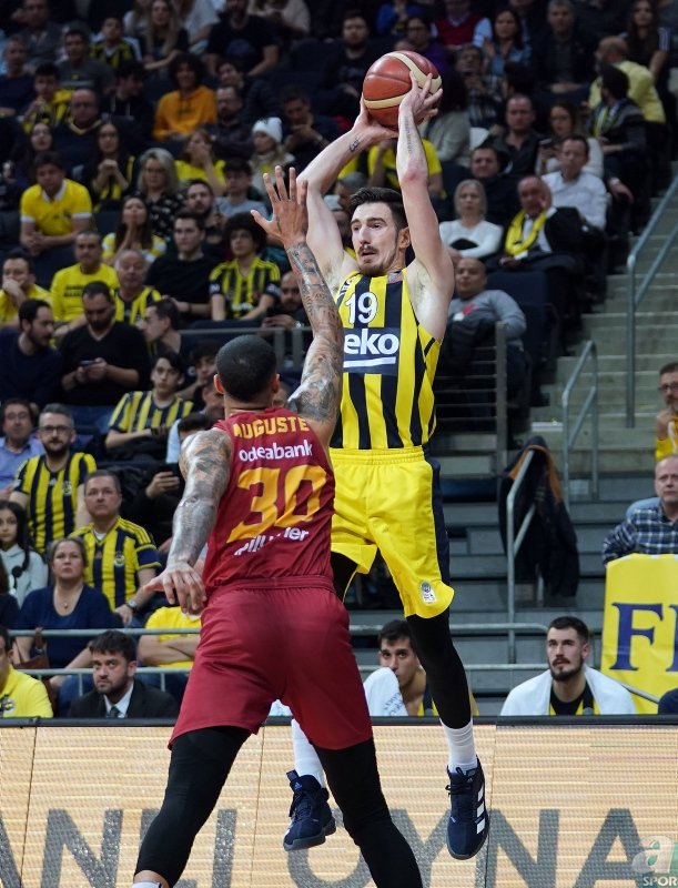 Fenerbahçe Beko - Galatasaray Doğa Sigorta maçından kareler