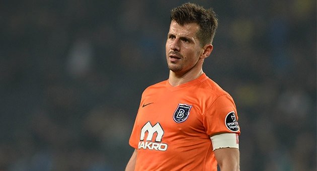Emre Belözoğlu Fenerbahçe’ye dönüyor