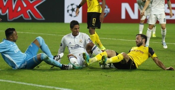 Ronaldo ve Emre Mor ’kanka’ oldu!