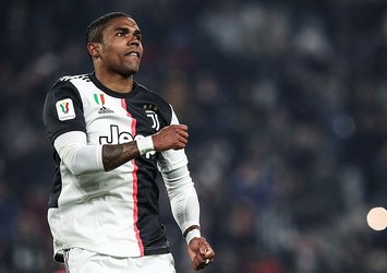 Douglas Costa imzayı attı!