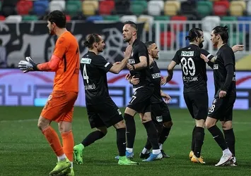 Altay 3 puanı 3 golle aldı!