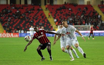 Süper Lig’de görüşmemiş olay! Gaziantep FK - Çaykur Rizespor maçında ilginç penaltı kararı...