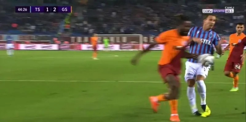 Trabzonspor Galatasaray maçında penaltı bekledi! İşte o pozisyon - 1