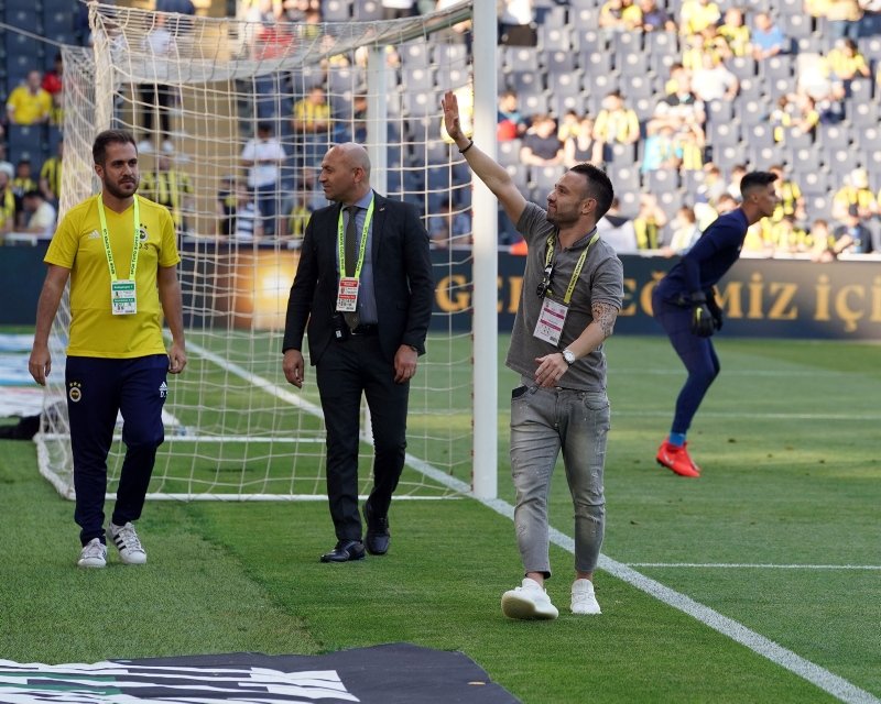 Valbuena alkışlarla veda etti