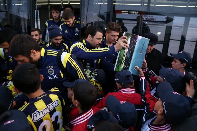 F.Bahçe’ye ciritli karşılama