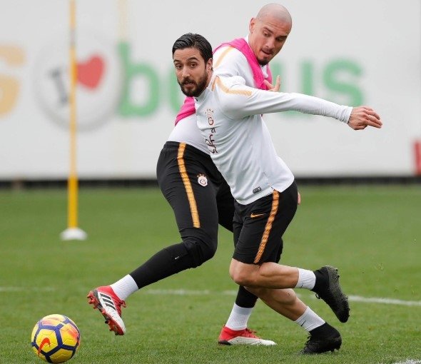 Galatasaray şokta! Teklifi kabul etti...