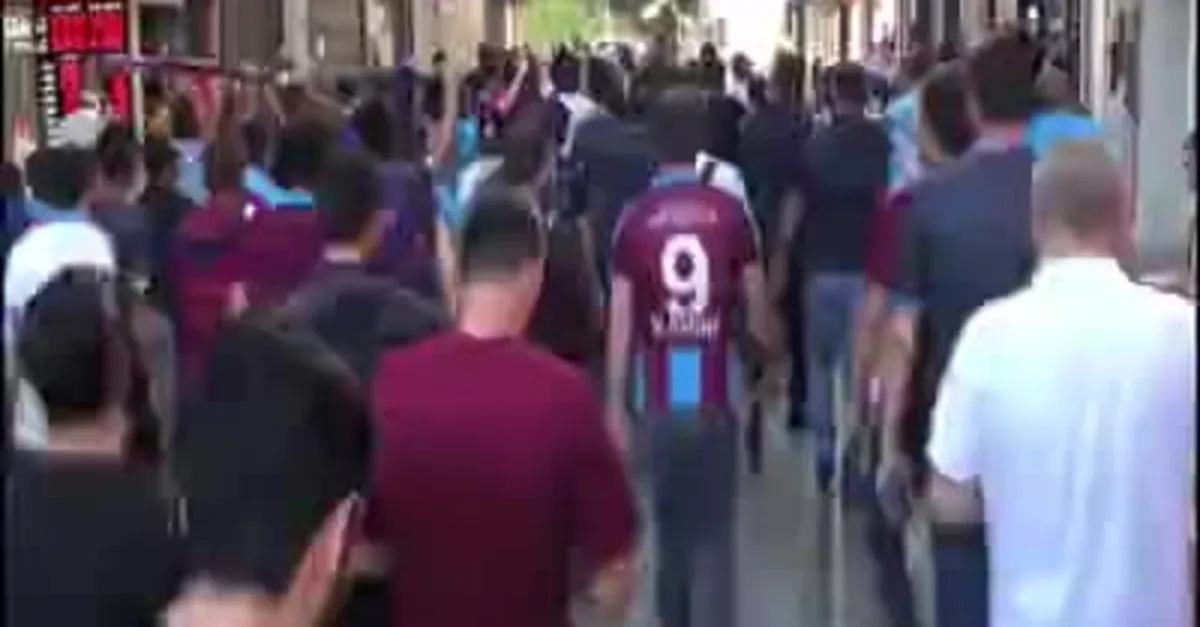 İstiklal'de Trabzonspor coşkusu