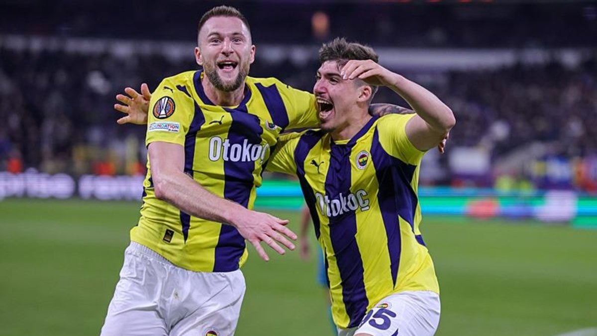 Fenerbahçe'de Yusuf Akçiçek'e bir talip daha! Sürpriz takas teklifi Fenerbahçe'de Yusuf Akçiçek'e bir talip daha! Sürpriz takas teklifi