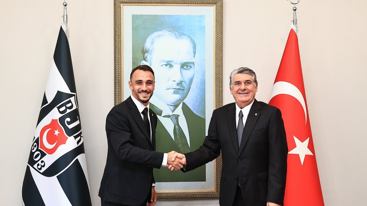 Gökhan Sazdağı resmen Beşiktaş'ta! Transfer açıklandı Gökhan Sazdağı resmen Beşiktaş'ta! Transfer açıklandı