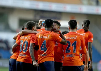 Başakşehir Göztepe'ye şans tanımadı!