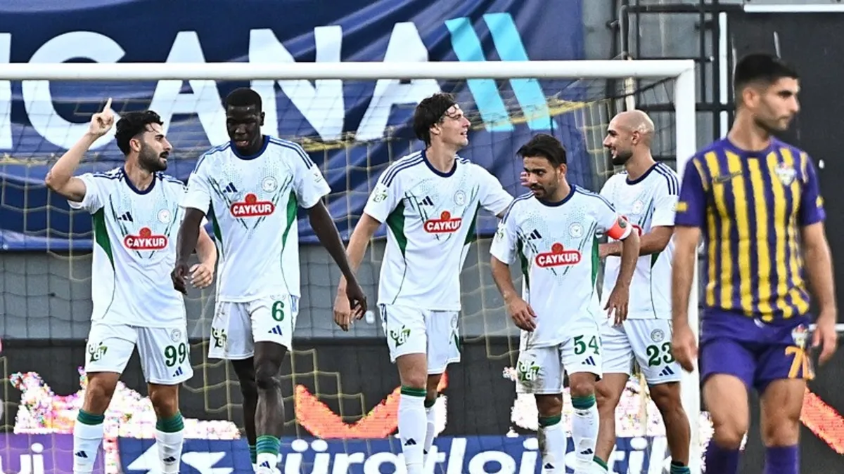 Çaykur Rizespor’dan 10 Kişiyle kritik zafer! Eyüpspor’u deplasmanda devirdi