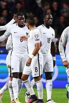 Fransa Hollanda'yı Pogba'yla yıktı