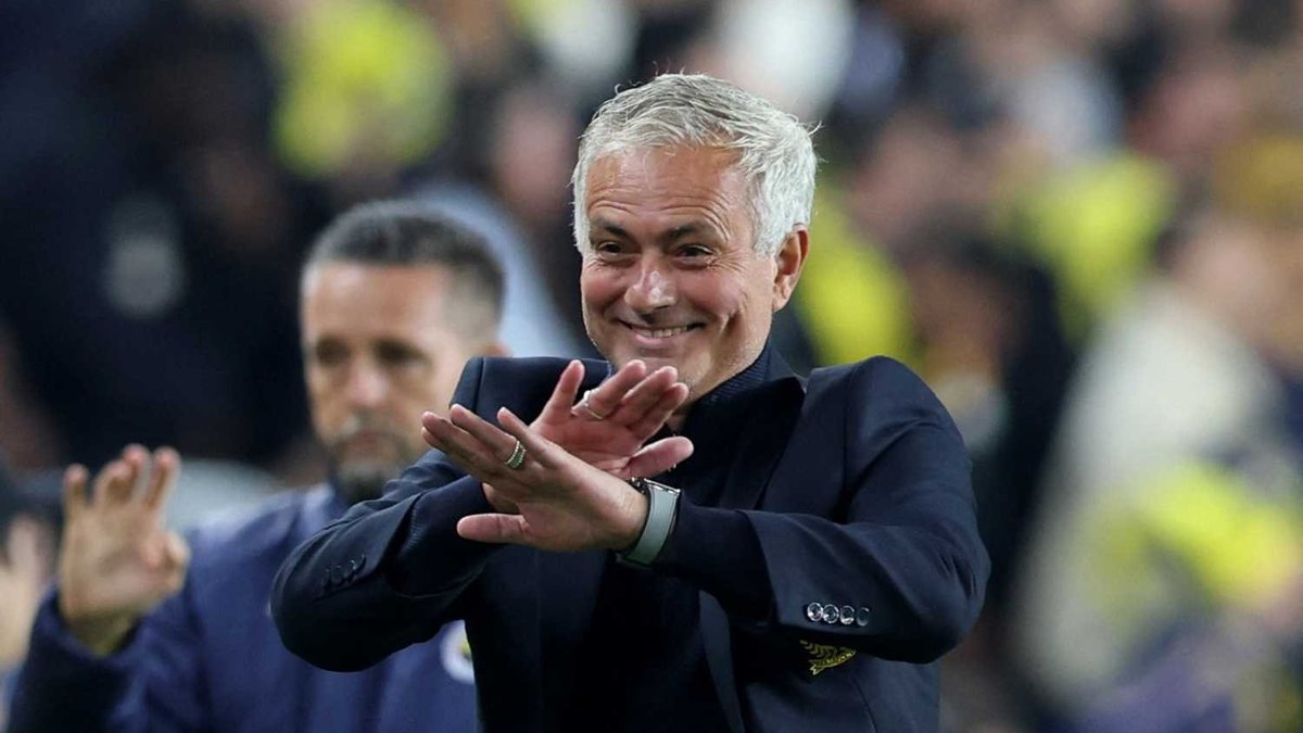 Jose Mourinho’nun yeni yardımcıları belli oldu Jose Mourinho’nun yeni yardımcıları belli oldu