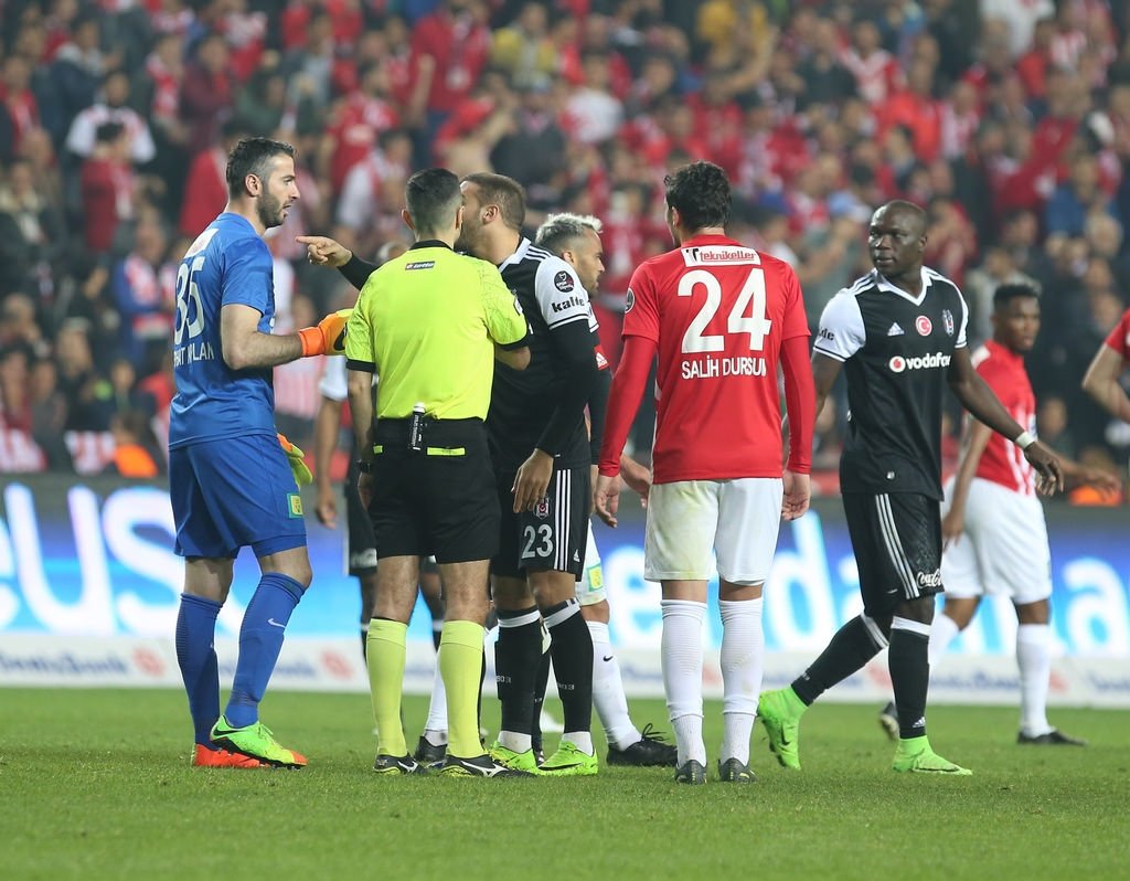 Vicent Aboubakar’a sert tepki