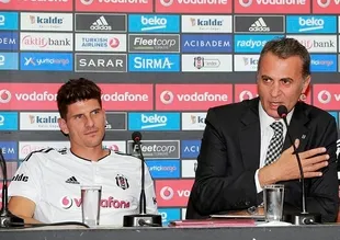 'Gomez'in Dortmund ve Barcelona ile görüştüğünü biliyoruz'
