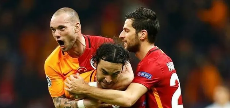 Adanaspor maçı kadrosunda Sneijder ve Hakan yok!
