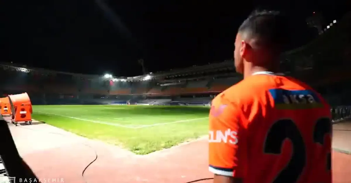 Başakşehir Deniz Türüç transferini bu video ile duyurdu