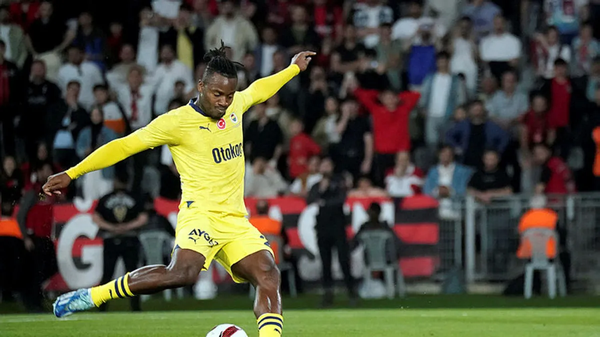 Michy Batshuayi bu sezon 22. golünü attı!