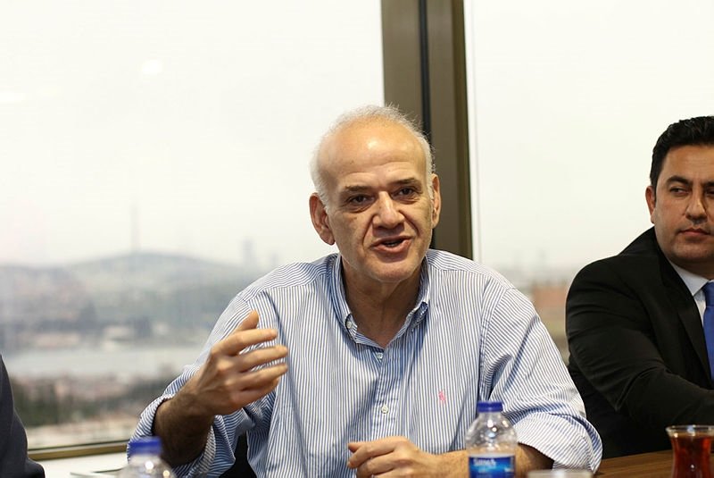 Ahmet Çakar: Allah cezanızı versin!