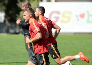Galatasaray'da Podolski takımla çalıştı