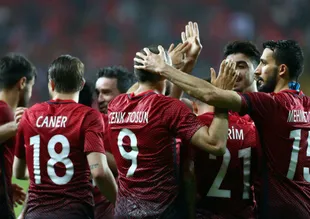 Beşiktaşlılar primleri bağışlıyor!