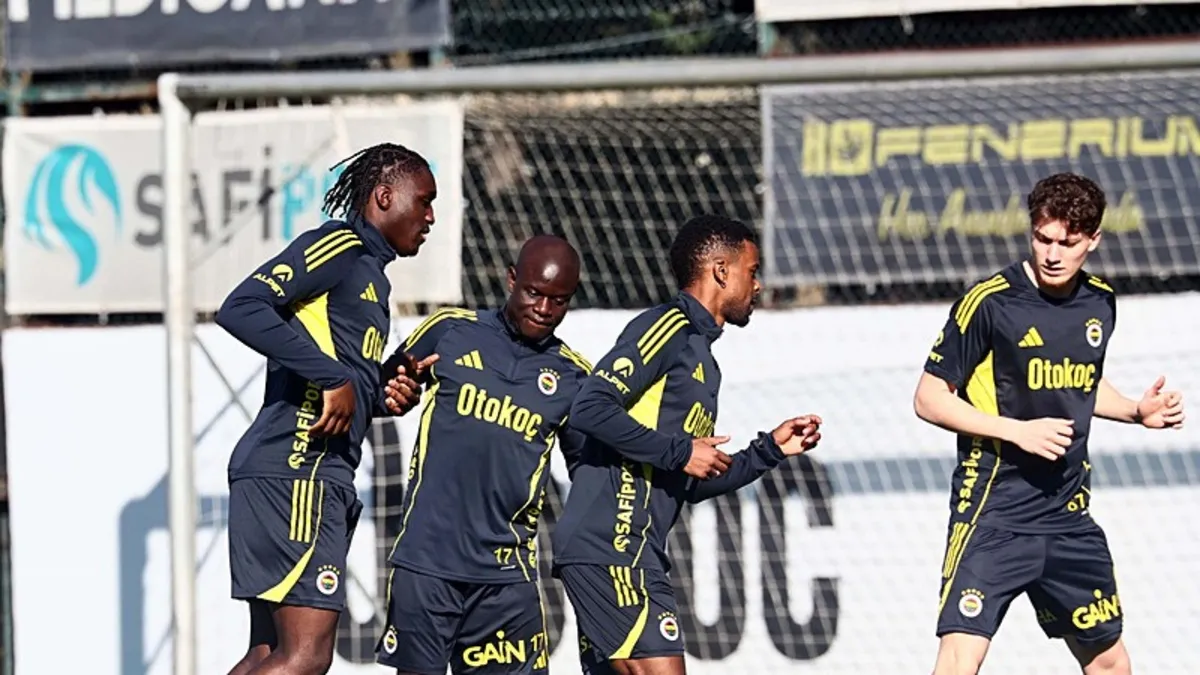 Fenerbahçe'de Beşiktaş maçı hazırlıkları sürüyor