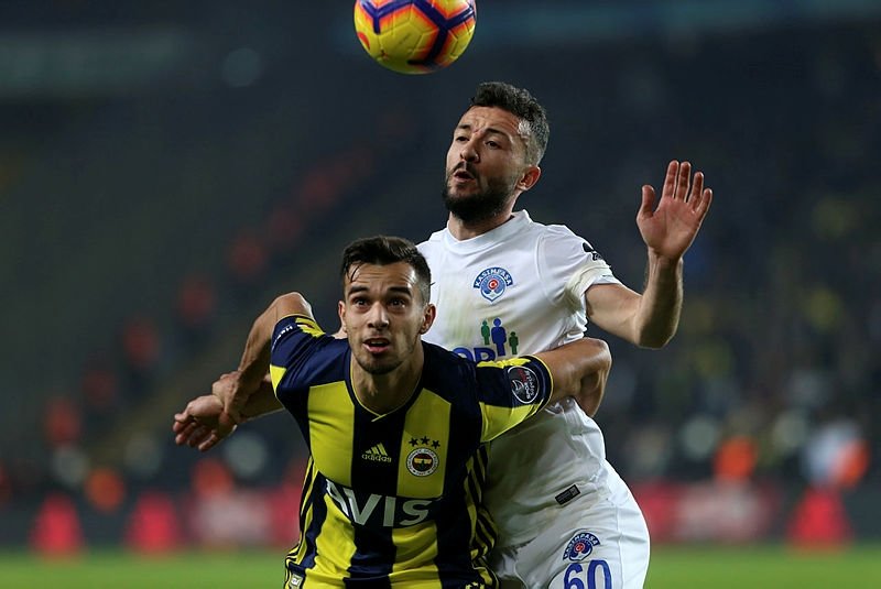 Fenerbahçe sağ bekini Romanya’da buldu