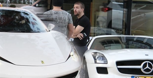 Yıldız futbolcunun yeni oyuncağı!