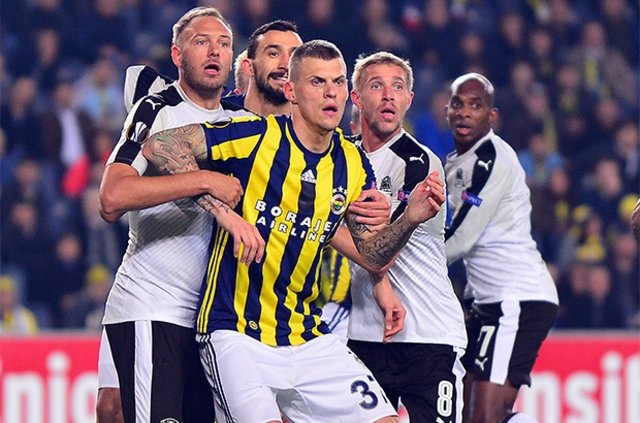 Skrtel sosyal medyayı salladı!