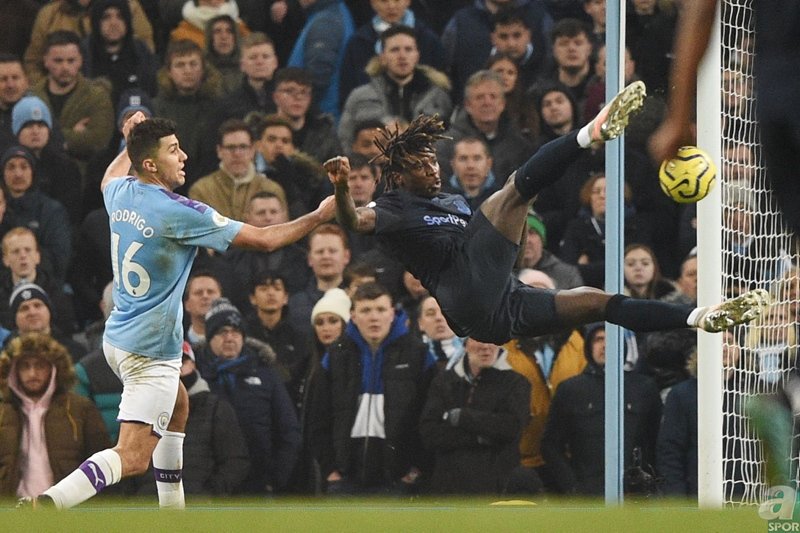 Yıldız futbolcudan corona virüsü skandalı! Kulüpten açıklama geldi