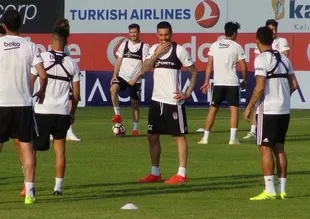 Beşiktaş'ta Sosa takıma katıldı