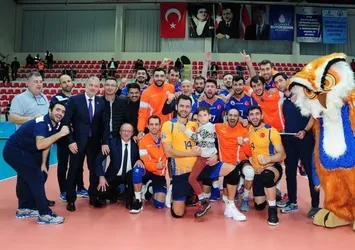 İBB altın setle 8'li final turunda