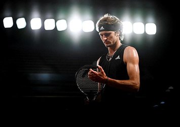 Zverev çeyrek finale yükseldi