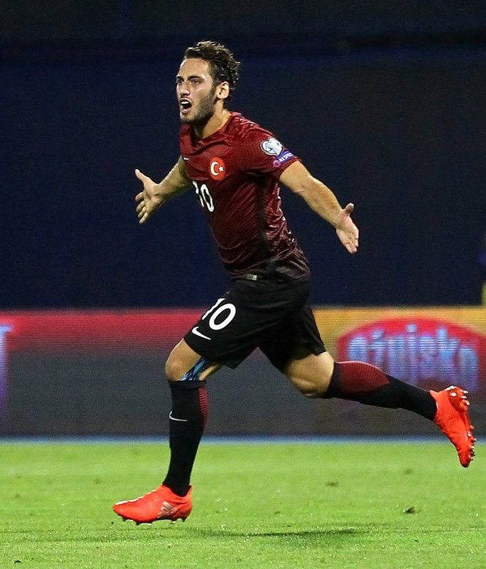 Hakan Calhanoglu Resmen Acikladi Galatasaray Sayfa 1 Galatasaray 19 Kasim 2020 Persembe