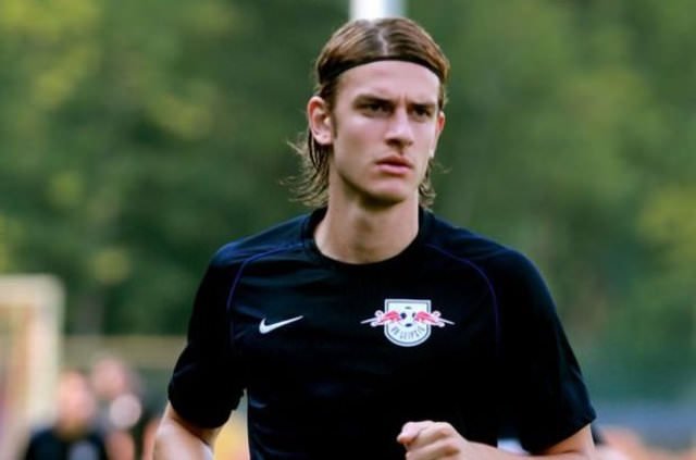 Yıldız isim rekor bedele satıldı!