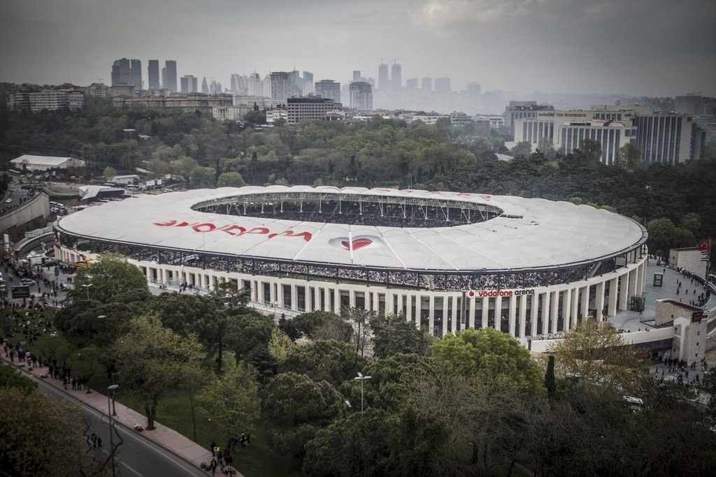Vodafone Arena’daki ilk maçta tanıdık isimler