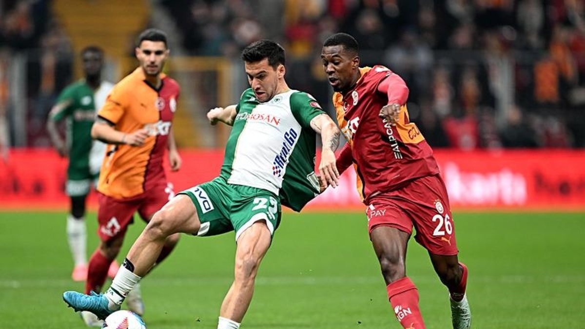 Galatasaray'da flaş ayrılık! Geldiği gibi gidiyor Galatasaray'da flaş ayrılık! Geldiği gibi gidiyor