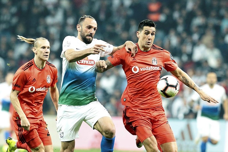 Vedat Muriç’ten kulübüne tepki
