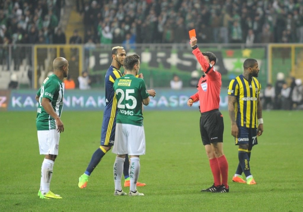 Bursaspor-Fenerbahçe karşılaşmasından kareler