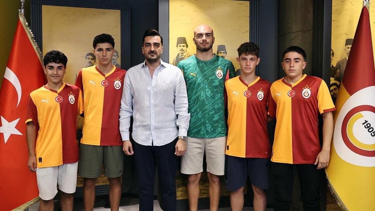 Galatasaray'dan gövde gösterisi: 7 transfer birden Galatasaray'dan gövde gösterisi: 7 transfer birden